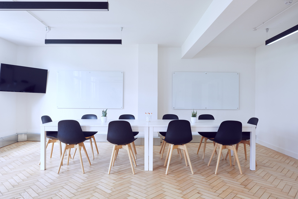 Foto de uma sala de reunião